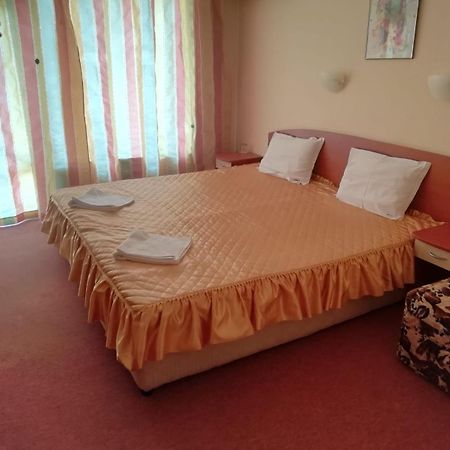 Family Hotel Mimosa Tsarévo Extérieur photo