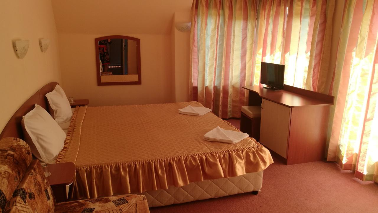 Family Hotel Mimosa Tsarévo Extérieur photo